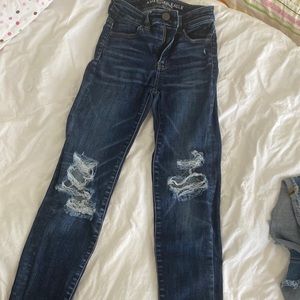 High rise begging crop. American Eagle. Good condition